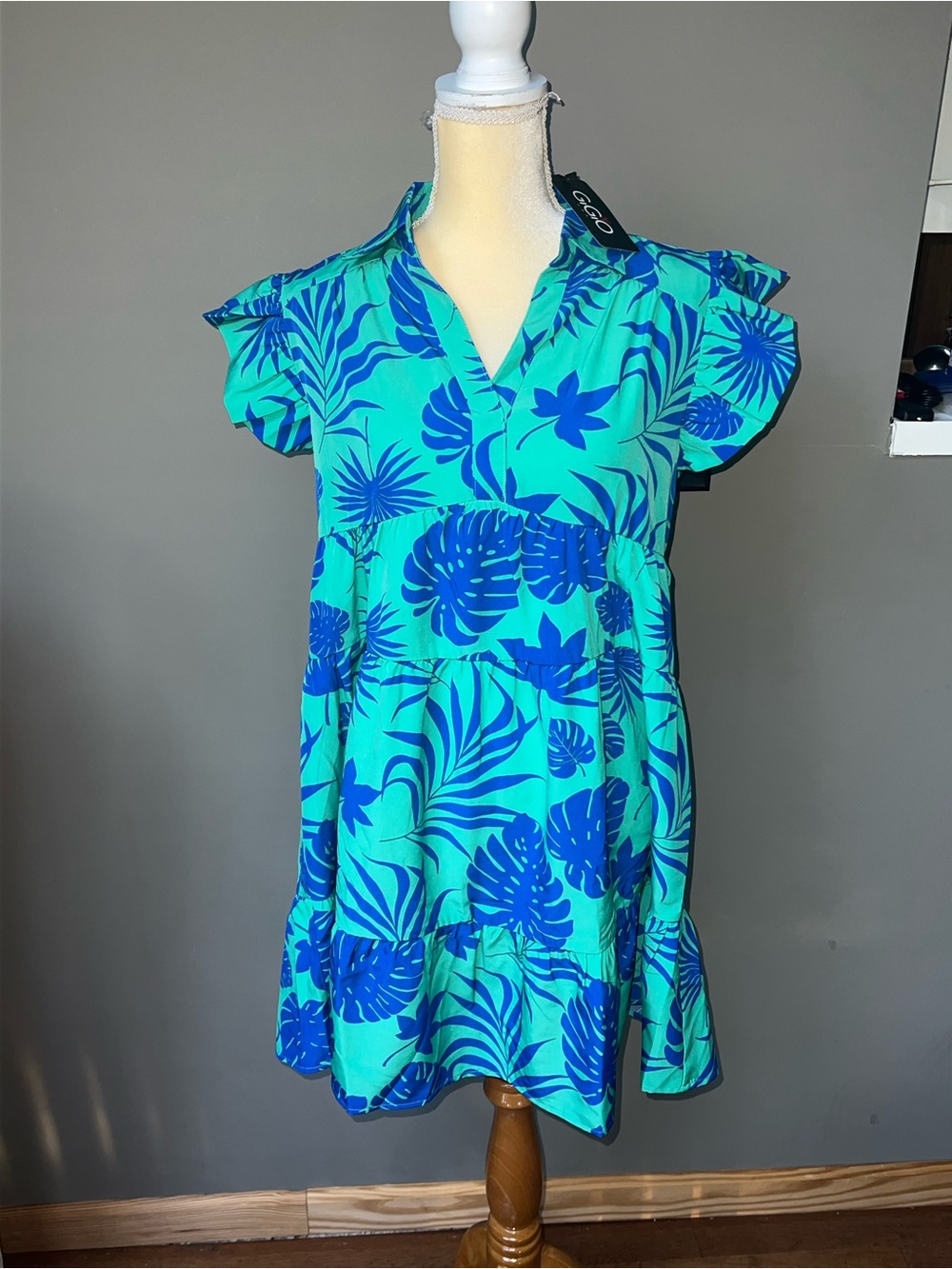 Gigio Tropical Blue & Teal Floral V-Neck Flutter Sleeve Dress Medium - NWT